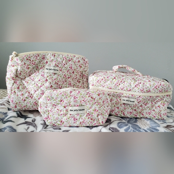 Travel Floral Make Up Bags And 1 Bow Pattern Makeup Bag With FREE contents!! - Picture 2 of 4